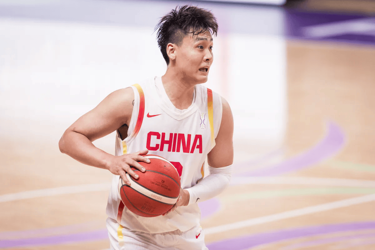 隊長承擔責任！趙魯（Zhao Rui）站起來很多次